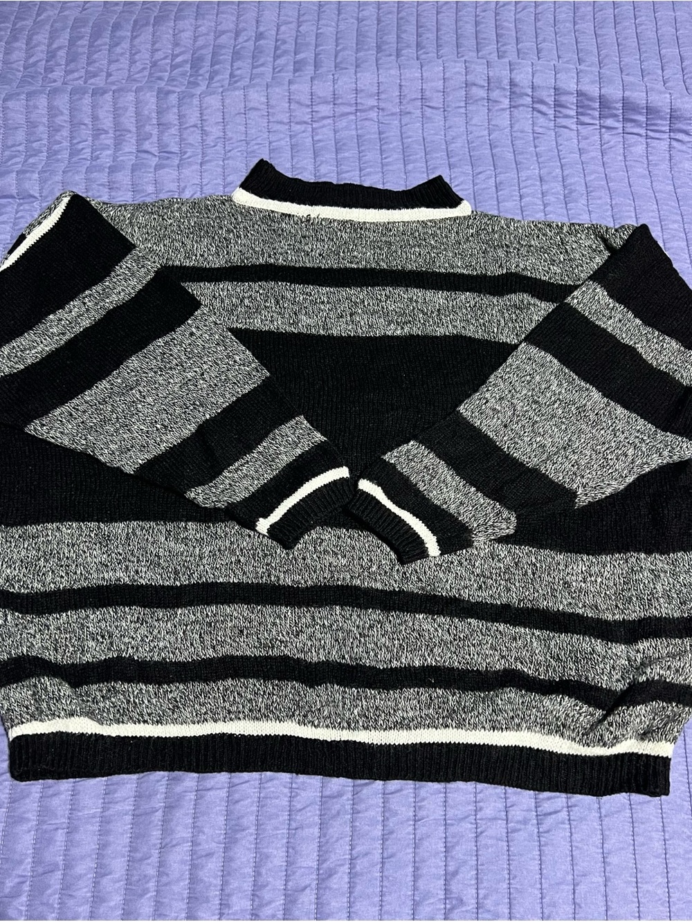 Milano Black, Gray & White Striped Crewneck Sweater size L